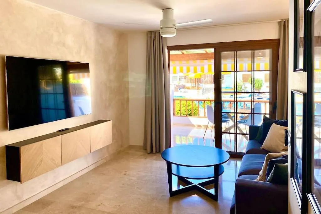 Apartment Stylish & Modern 1 Bedroom Suite On Frontline Of Playa Del Duque Costa Adeje  Spain