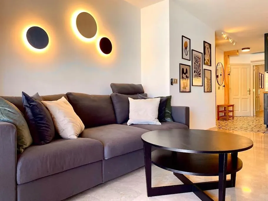 Stylish & Modern 1 Bedroom Suite On Frontline Of Playa Del Duque Costa Adeje  0*, Costa Adeje (Tenerife)