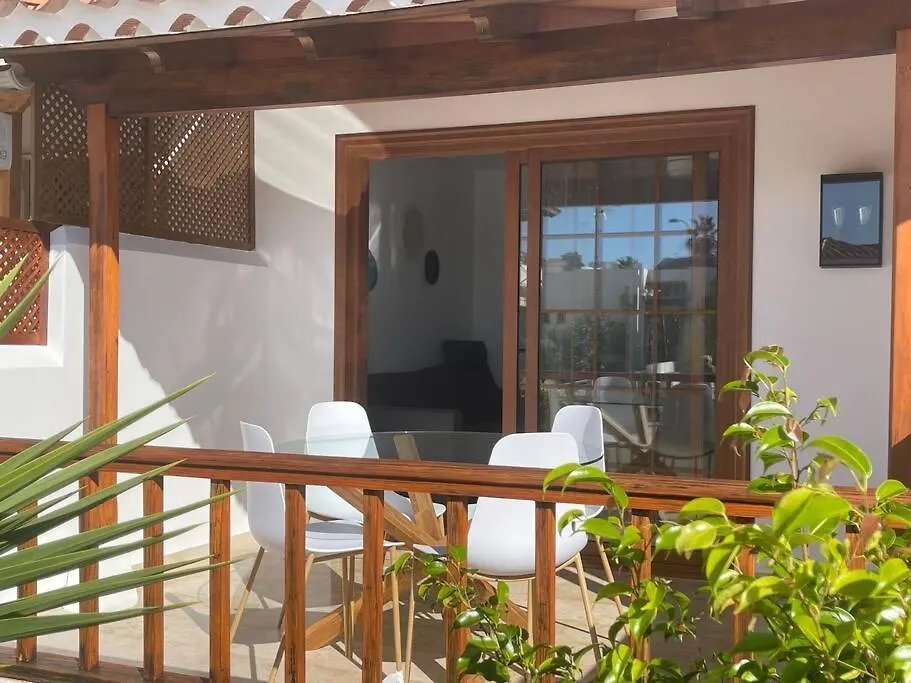 Stylish & Modern 1 Bedroom Suite On Frontline Of Playa Del Duque Costa Adeje  Španělsko