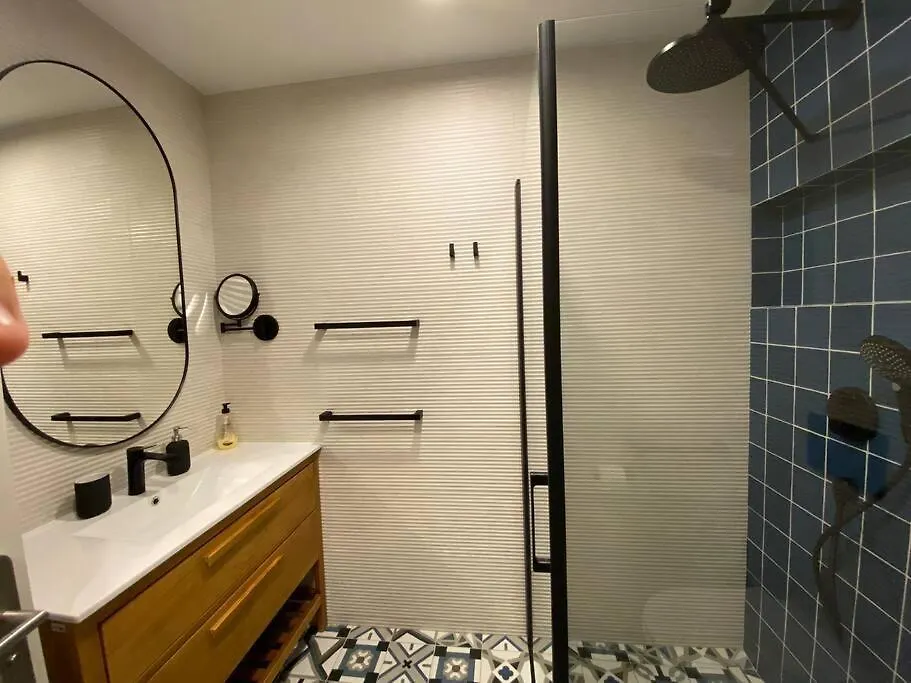 Stylish & Modern 1 Bedroom Suite On Frontline Of Playa Del Duque Costa Adeje  Costa Adeje (Tenerife)